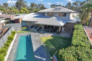 Blair Street - Luxury Home with Pool and Theatre - Moama - 5