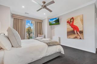 Blair Street - Luxury Home with Pool and Theatre - Moama - 2