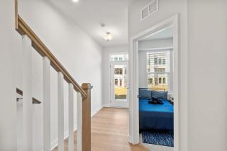 Luxurious King 3BR Townhouse in Uptown Charlotte! - Charlotte - 5