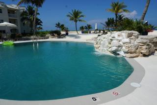 Ocean Front Condo, 2 bed 2 Bath - 4
