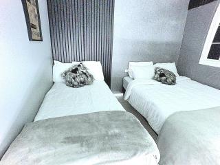 BUSHWA APARTMENTS # 4 , 5 estrellas - 5