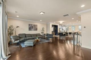 Luxurious King 3BR Townhouse in Uptown Charlotte! - Charlotte - 0