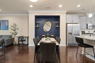 Luxurious King 3BR Townhouse in Uptown Charlotte! - Charlotte - 7