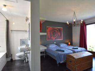 Villa with heated pool, jacuzzi, sports field and stunning views - 2