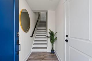 Luxurious King 3BR Townhouse Mins to Uptown CLT! - Charlotte - 3