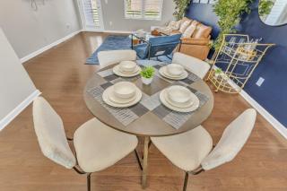 Luxurious King 3BR Townhouse Mins to Downtown! - Raleigh - 7