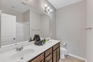 Luxurious King 3BR Townhouse Mins to Downtown! - Raleigh - 5