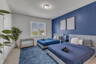 Upscale King 3BR Townhouse Mins to Downtown! - Raleigh - 8