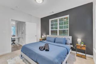 Upscale King 2BR Suite Mins to Downtown Raleigh! - Cary - 5