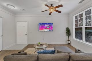 Upscale 1BR Suite Mins to Downtown Raleigh! - Cary - 9