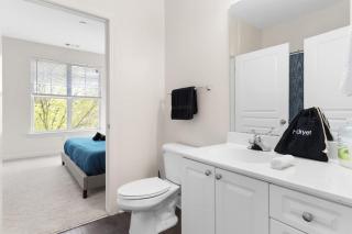 Upscale King 2BR Suite Mins to Downtown Raleigh! - Cary - 8