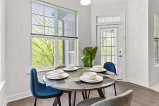 Upscale King 2BR Suite Mins to Downtown Raleigh! - Cary - 4
