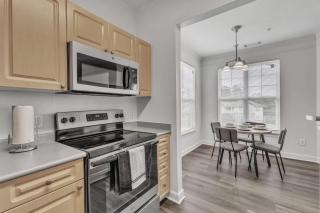 Upscale King 2BR Suite Mins to Downtown Raleigh! - Cary - 6