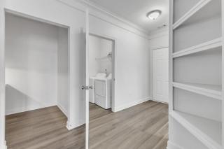 Upscale King 2BR Suite Mins to Downtown Raleigh! - Cary - 1