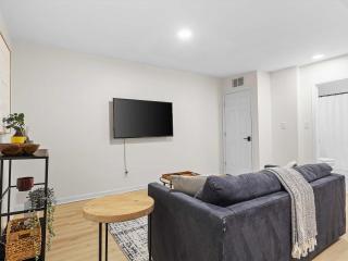 A Suite 2-BR DC Getaway Close to Union Market - Washington - 2