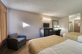 Super 8 by Wyndham Sturgis - Sturgis - 7