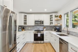 3 BR 3 BA 2 Kings Double Twin Bunk Sleeps 8 New Pool Beach gearBike rentals included Free pool heat - 6