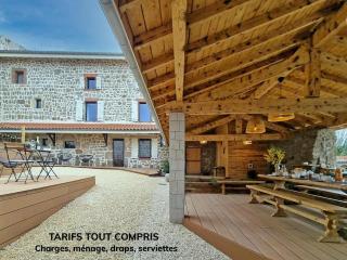 Gîte de Charme 6 Pers avec Jardin et Spa à Champdieu - FR-1-496-352 - Champdieu - 0
