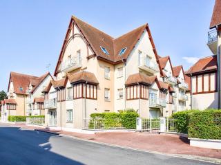 Appartement lumineux avec balcon et piscine pour 5 personnes - FR-1-788-67 - Merville-Franceville-Plage - 2