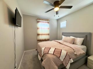 Friendly Host Near Loop 202 with Mountain views - Phoenix - 6