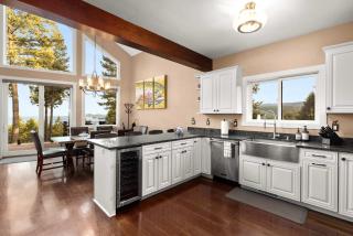 Eagles Nest - Hot Tub & Lake Views - Somers - 3