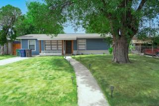Stylish~Renovated 4Br/2BAT 3MinAirport 10MinDowtn - San Antonio - 9
