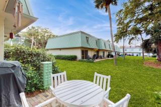 Hilton Head Cabanas 3 - 9