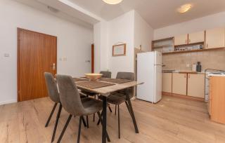 Nice Apartment In Biograd Na Moru - 8