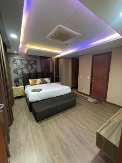 Modern 2BHK Apartment Goldcrest DHA - Lahore - 6