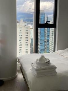 Brand New Luxury 1 bedroom Condo in Downtown Vancouver - Vancouver - 9