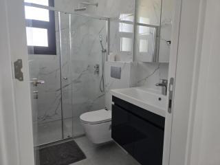 Darius Large Two-Bedroom Apartment at Caesar Resort - Dherinia - 5