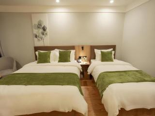 GreenTree Inn Express Shandong Zaozhuang Shizhong District Huashan Road Ginza - Zaozhuang - 1
