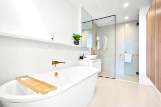 Mackenzie Marvel Stylish 2BR w Skyline Views - Melbourne - 7