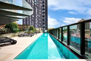Mackenzie Marvel Stylish 2BR w Skyline Views - Melbourne - 9