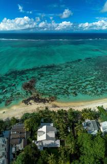 Villa du Bonheur beachfront home by IHR - 2