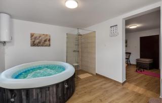 2 Bedroom Stunning Home In Drivenik - Drivenik - 5