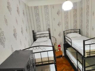 Sweet Home & Hostel - Bakoe - 3