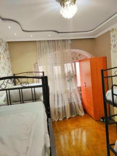 Sweet Home & Hostel - Bakoe - 1