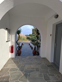 Morpheas Pension Rooms & Apartments - Kamares - 3