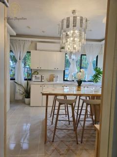El Nissi Staycation, The Farmhouse Suite, Enchanted Kingdom - Santa Rosa - 2