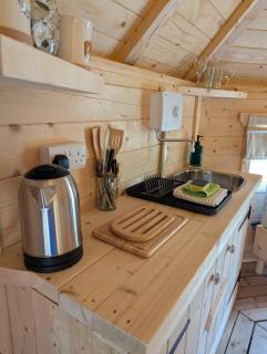 Bluebell Hideaway - Llanfair Clydogau - 5
