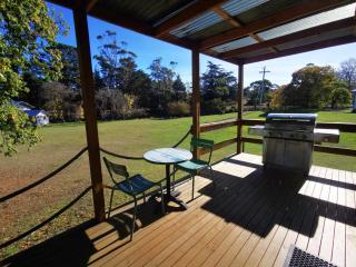 Rostrevor Pickers Cottage - Triabunna - 1