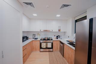 Yas Island Villa- 4BR Luxury Smart Home, up to 9 Guests, Near Yas Theme Parks - Abu Dhabi - 1