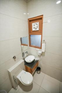 The Ambience Hotel Chandigarh Zirakpur - Zirakpur - 7