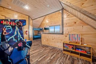 Greenbrier Cabin- 3 bedroom/3 bath, Sleeps 8, Indoor Pool, Mountain Views, Game Loft, Hot Tub - Boyds Creek - 6