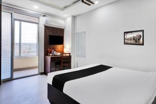 Super Townhouse Zoo Road Near Guwahati Central formerly IR Luxuria - Guwahati - 9
