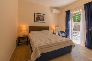 Blue Coast Suites - Seaside Retreat with Pool in Exclusive Kommeno - Komméno - 2