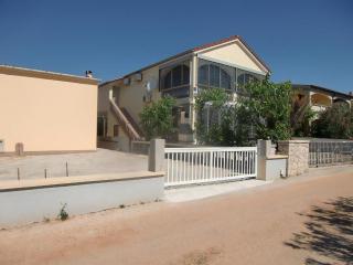 Apartment Mit Großer Terrasse Im Erdgeschoss - Vir - 6
