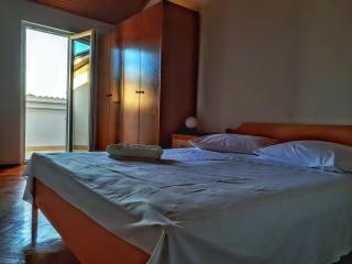 Ferienwohnung für neun Personen im zweiten Stock mit privater Terrasse - Palit - 3