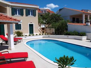 Luxuriöses Ferienhaus Mit Pool Direkt Am Meer - Rogoznica - 7
